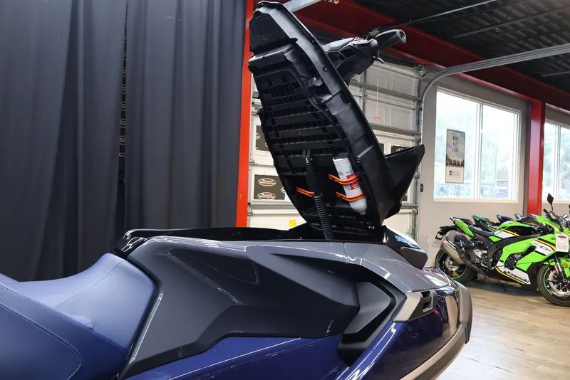 Slide: The Image of Sea-Doo GTX™ 170 iBR and iDF 2025 - 11