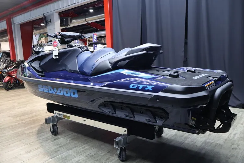 Slide: The Image of Sea-Doo GTX™ 170 iBR and iDF 2025 - 5