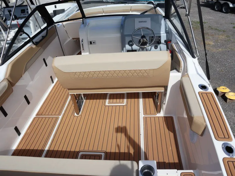 Slide: The Image of Bayliner Trophy T22CC 2025 - 8