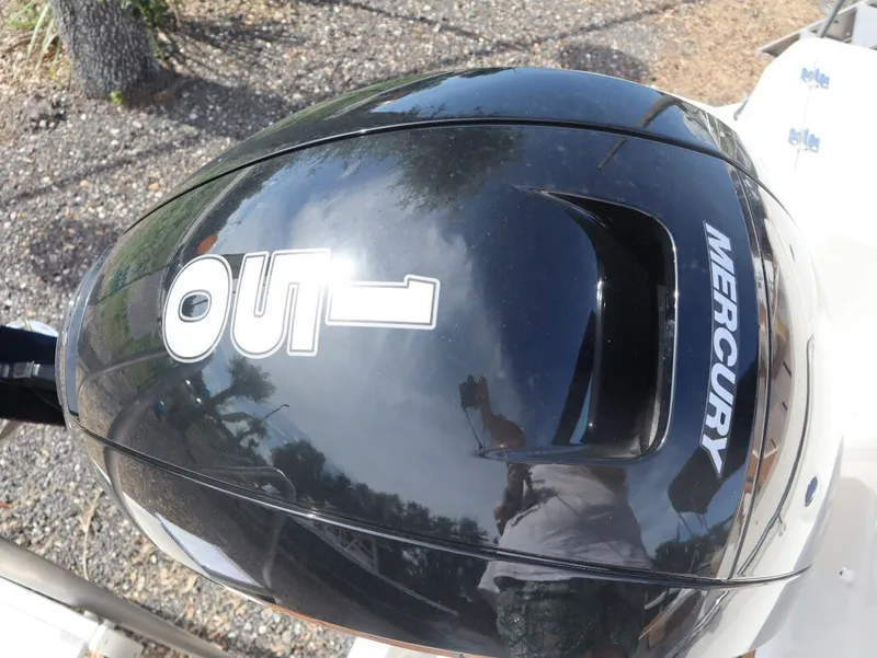 Slide: The Image of Bayliner Trophy T22CC 2025 - 9