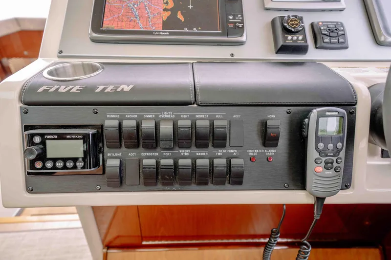 Slide: The Image of Sea Ray Sundancer 510 2013 - 51