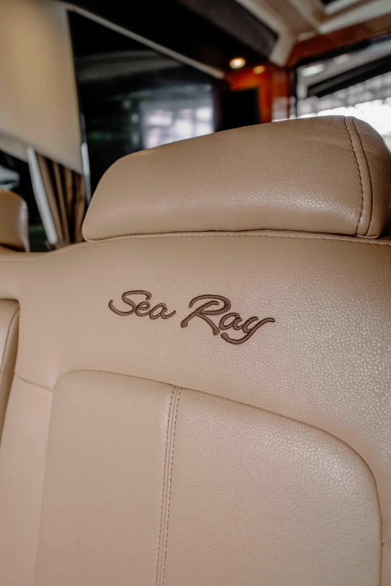 Slide: The Image of Sea Ray Sundancer 510 2013 - 87