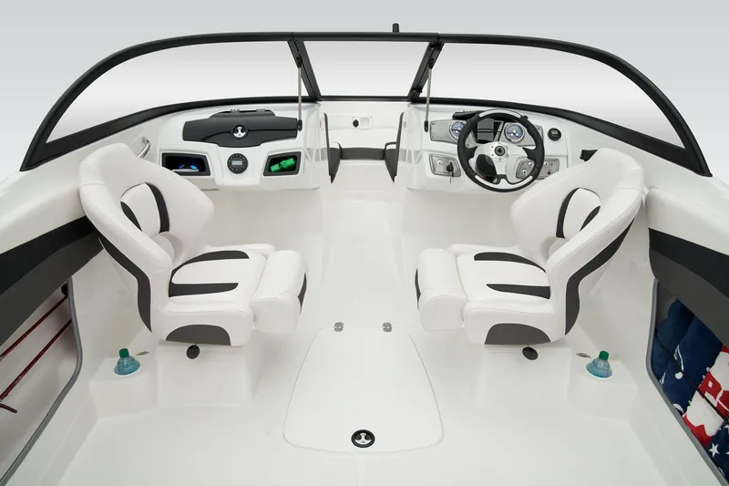 Slide: The Image of Tahoe 200 S 2025 - 33