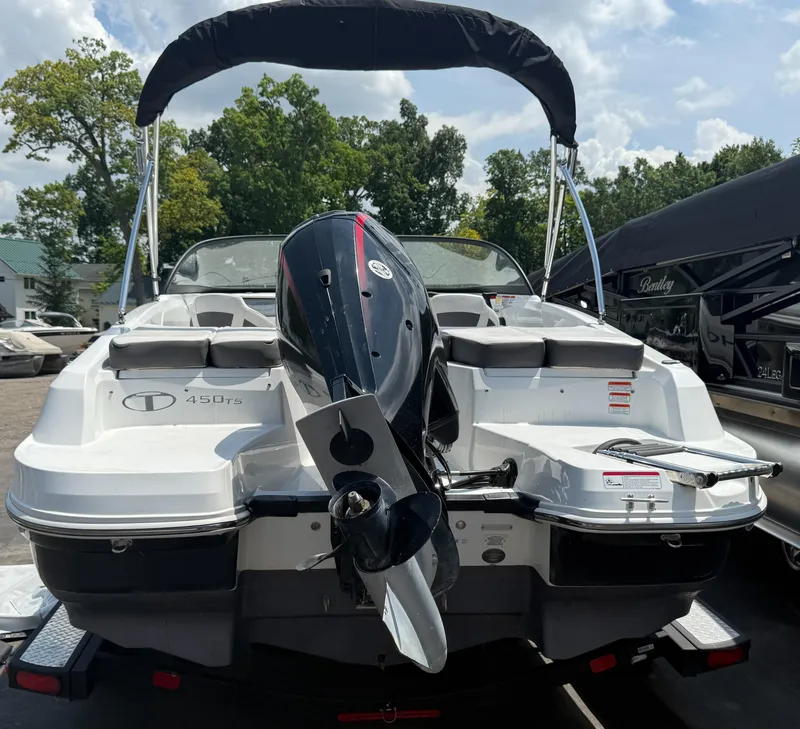 Slide: The Image of Tahoe 450TS 2020 - 5