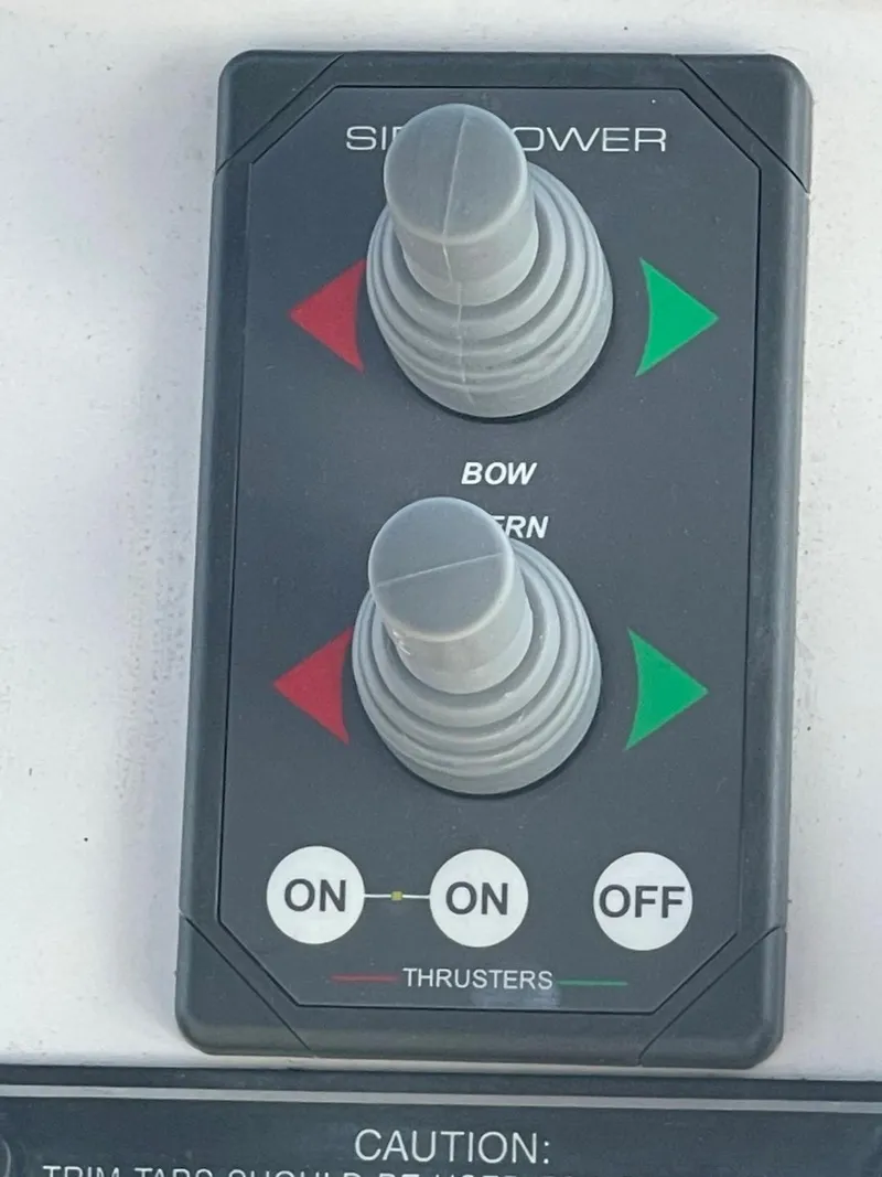 Slide: The Image of Side-Power thruster controls on 1994 Bayliner 4788 Pilot House Motoryacht. - 48
