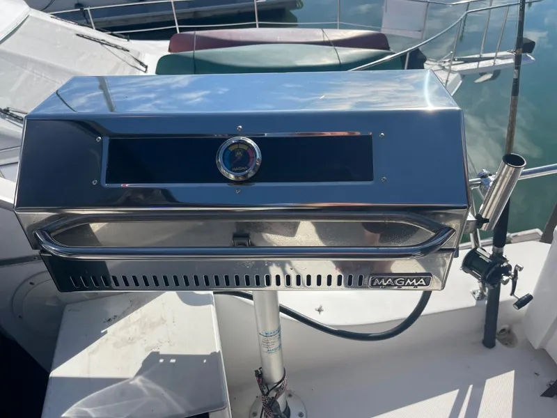 Slide: The Image of Bayliner 4788 Pilot House Motoryacht 1994 - 58