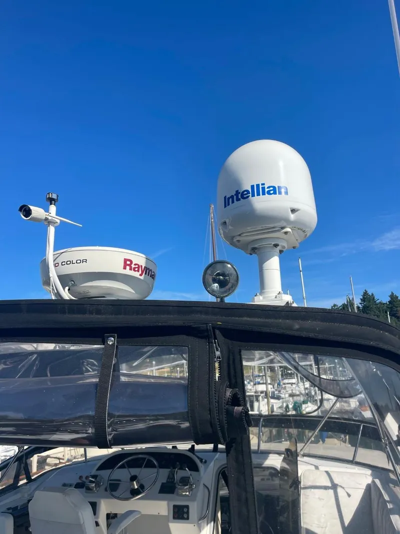 Slide: The Image of Bayliner 4788 Pilot House Motoryacht 1994 - 60