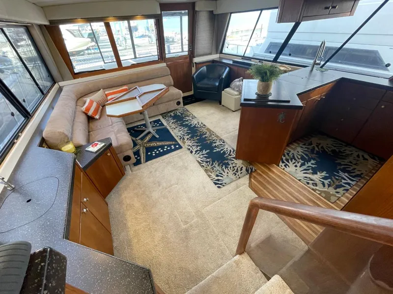 Slide: The Image of Bayliner 4788 Pilot House Motoryacht 1994 - 61