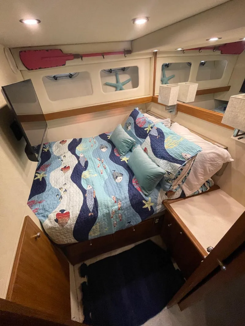 Slide: The Image of Bayliner 4788 Pilot House Motoryacht 1994 - 65