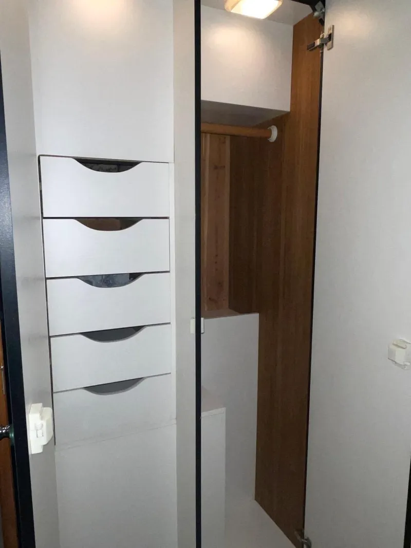 Slide: The Image of Bayliner 4788 Pilot House Motoryacht 1994 - 74