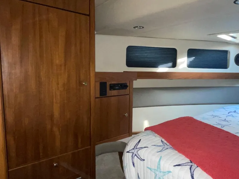 Slide: The Image of Bayliner 4788 Pilot House Motoryacht 1994 - 76