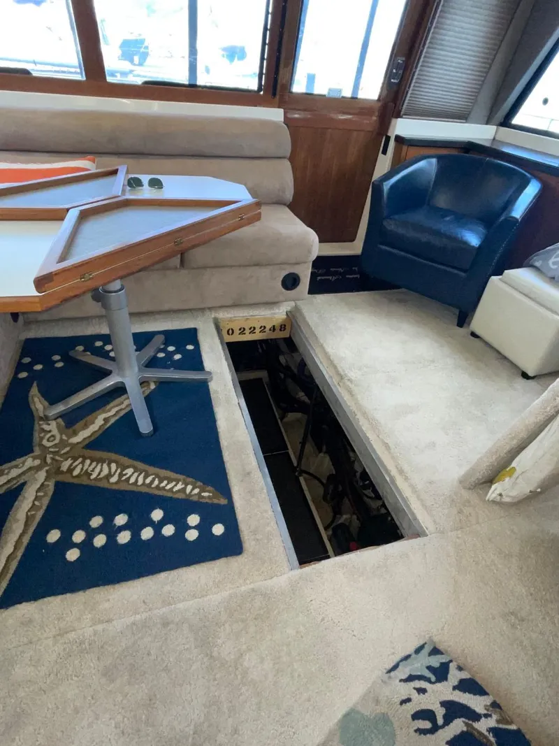 Slide: The Image of Bayliner 4788 Pilot House Motoryacht 1994 - 85