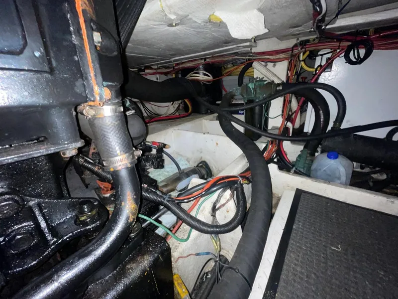 Slide: The Image of Bayliner 4788 Pilot House Motoryacht 1994 - 88