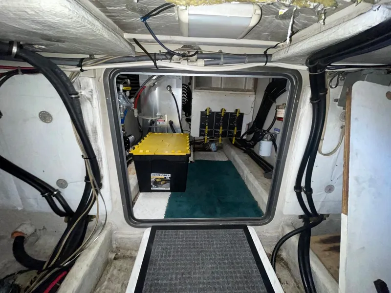 Slide: The Image of Bayliner 4788 Pilot House Motoryacht 1994 - 90