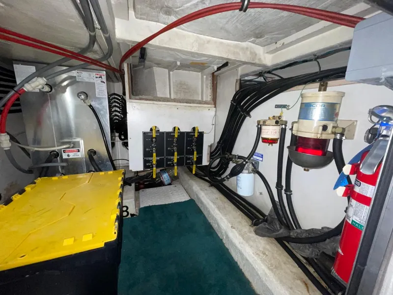 Slide: The Image of Bayliner 4788 Pilot House Motoryacht 1994 - 91