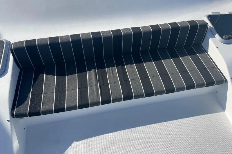 Slide: The Image of Bayliner 4788 Pilot House Motoryacht 1994 - 94