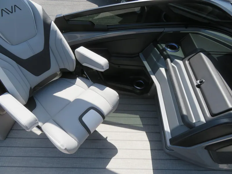 Slide: The Image of Avalon 2785 Excalibur Carbon Elite | Performance Tri toon | Sarasota, FL 34239 2026 - 53