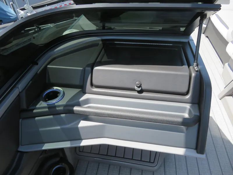 Slide: The Image of Avalon 2785 Excalibur Carbon Elite | Performance Tri toon | Sarasota, FL 34239 2026 - 54