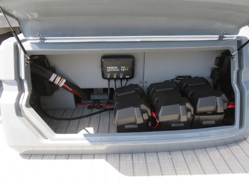 Slide: The Image of Avalon 2785 Excalibur Carbon Elite | Performance Tri toon | Sarasota, FL 34239 2026 - 66