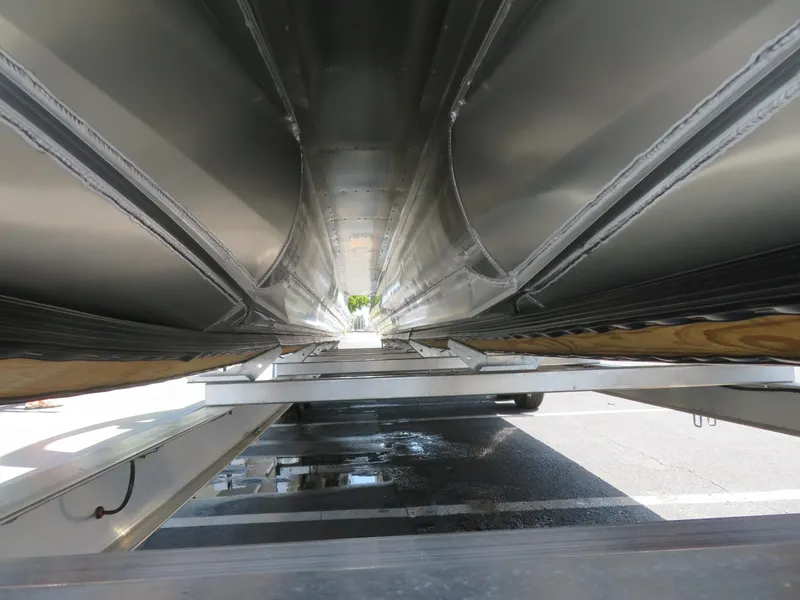 Slide: The Image of Avalon 2785 Excalibur Carbon Elite | Performance Tri toon | Sarasota, FL 34239 2026 - 71