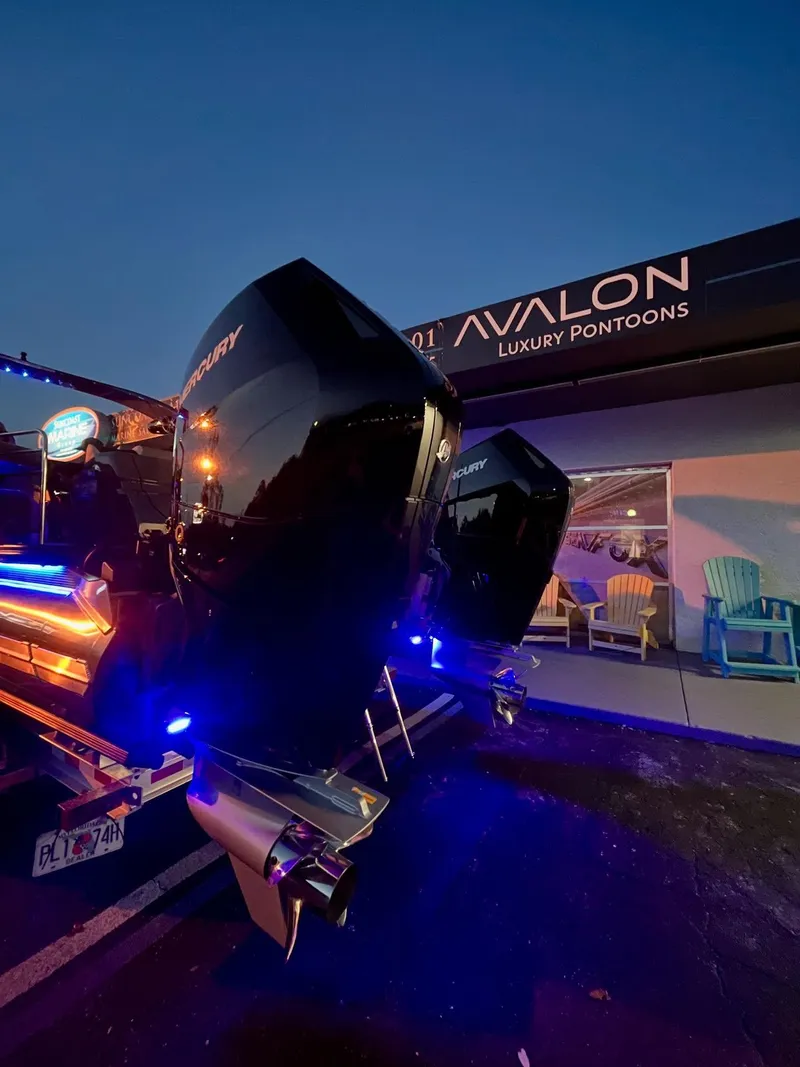 Slide: The Image of Avalon 2785 Excalibur Carbon Elite | Performance Tri toon | Sarasota, FL 34239 2026 - 74