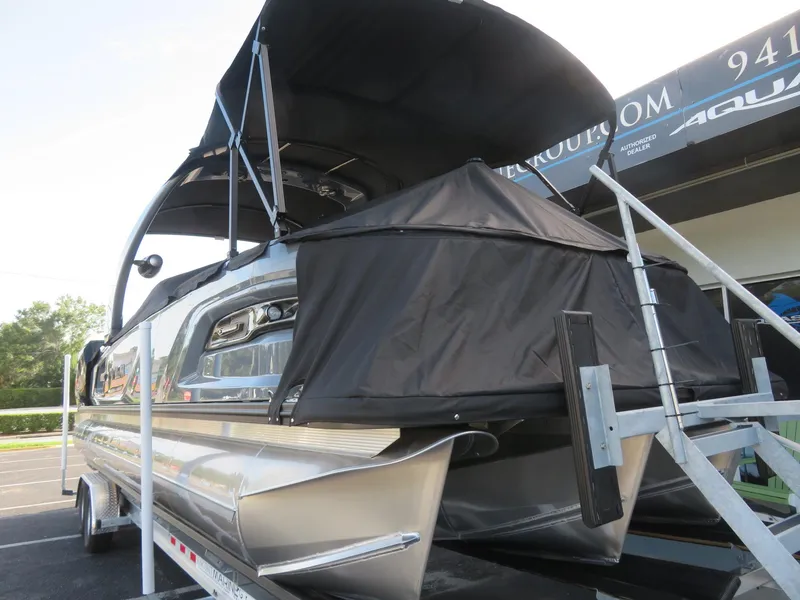 Slide: The Image of Avalon 2785 Excalibur Carbon Elite | Performance Tri toon | Sarasota, FL 34239 2026 - 98