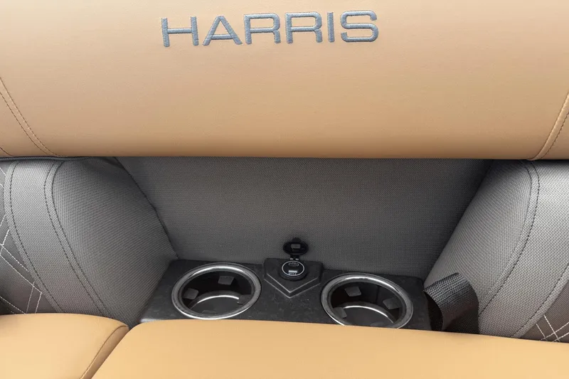 Slide: The Image of Harris Cruiser 210 2026 - 25