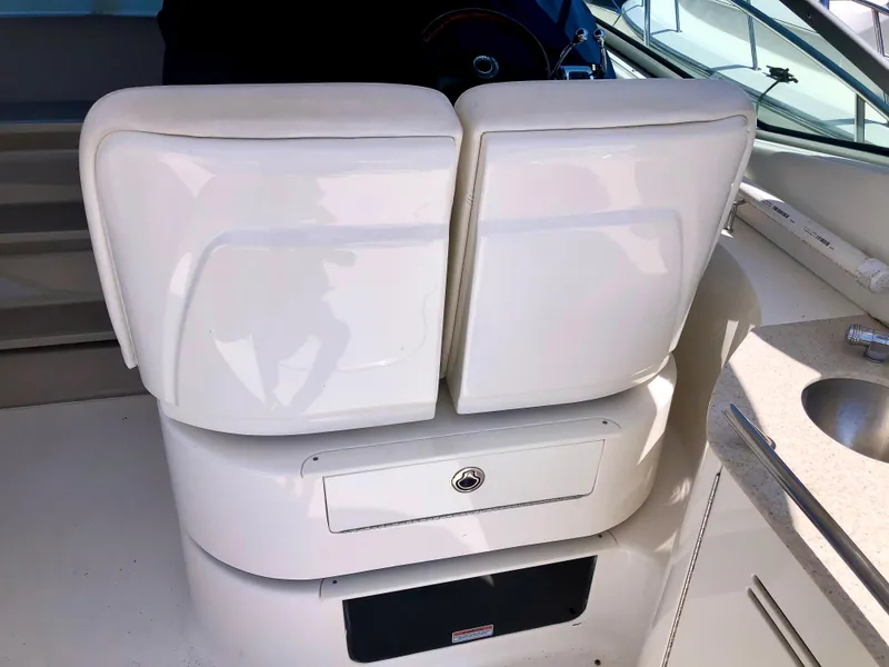Slide: The Image of Sea Ray 350 DA 2008 - 16