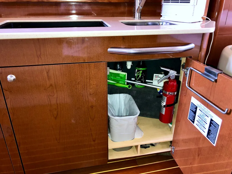 Slide: The Image of Sea Ray 350 DA 2008 - 28