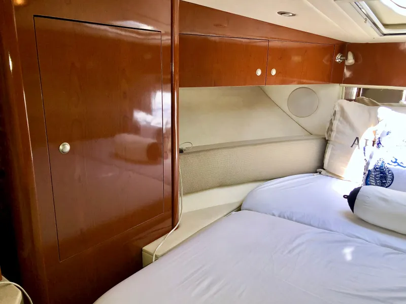 Slide: The Image of Sea Ray 350 DA 2008 - 30