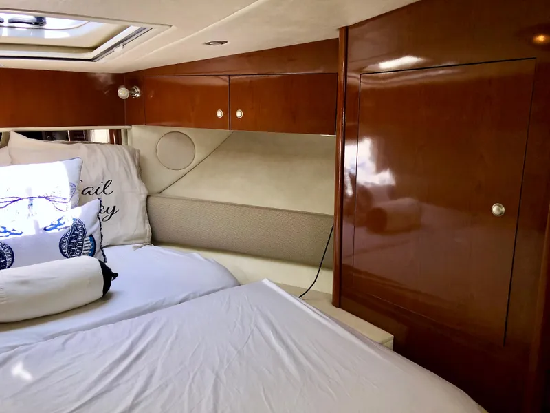 Slide: The Image of Sea Ray 350 DA 2008 - 31