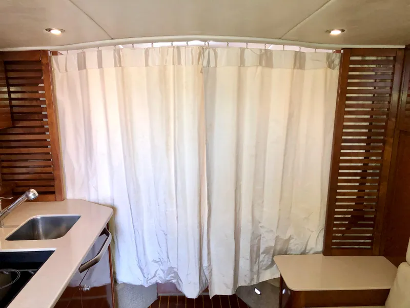 Slide: The Image of Sea Ray 350 DA 2008 - 32