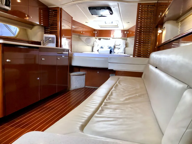 Slide: The Image of Sea Ray 350 DA 2008 - 43