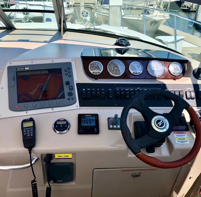 Slide: The Image of Sea Ray 350 DA 2008 - 47