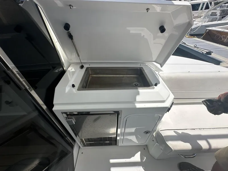 Slide: The Image of Cruisers Yachts 45 Cantius 2015 - 62