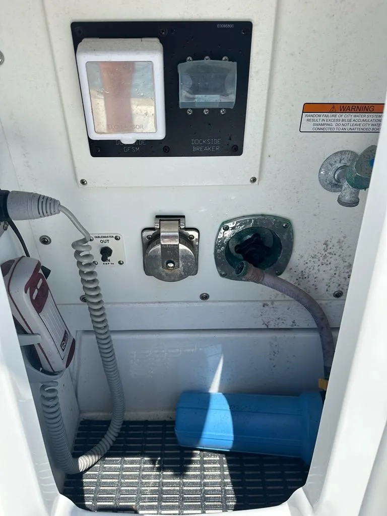 Slide: The Image of Cruisers Yachts 45 Cantius 2015 - 64