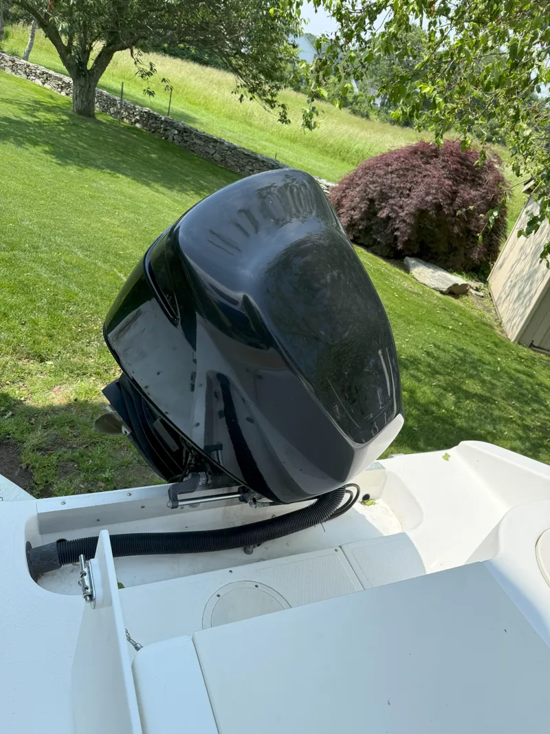 Slide: The Image of Mako 232 Center Console 2002 - 10