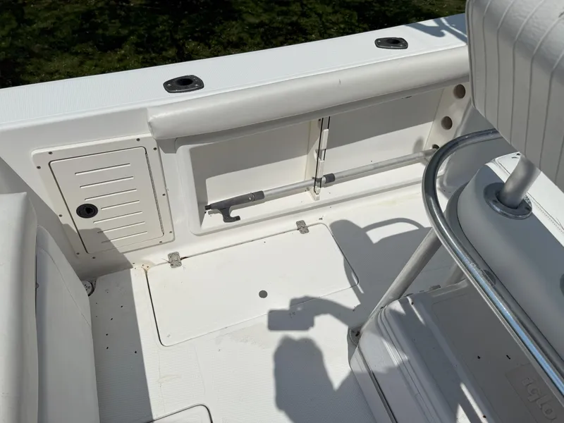 Slide: The Image of Mako 232 Center Console 2002 - 11