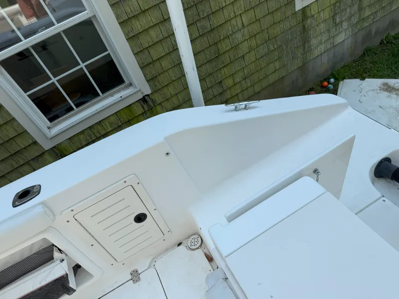 Slide: The Image of Mako 232 Center Console 2002 - 13