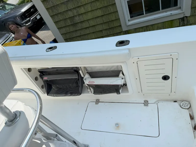 Slide: The Image of Mako 232 Center Console 2002 - 14