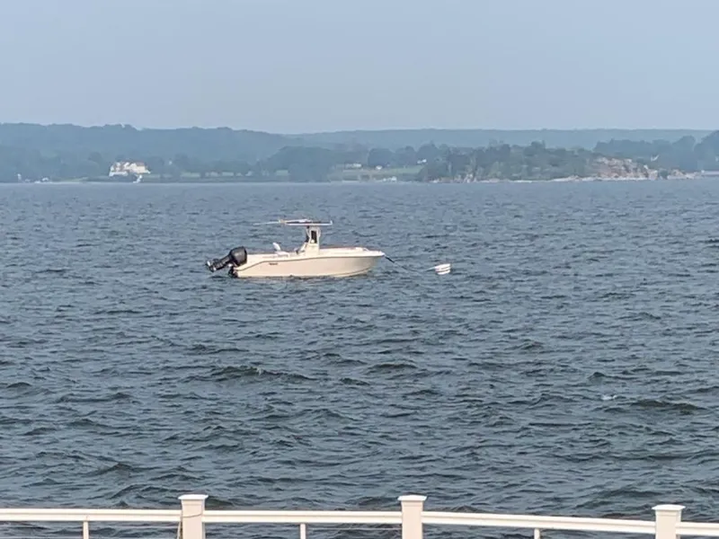 Slide: The Image of Mako 232 Center Console 2002 - 15