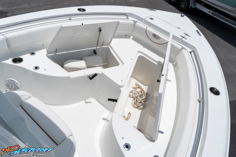 Slide: The Image of Sea Hunt Ultra 235 SE 2018 - 12