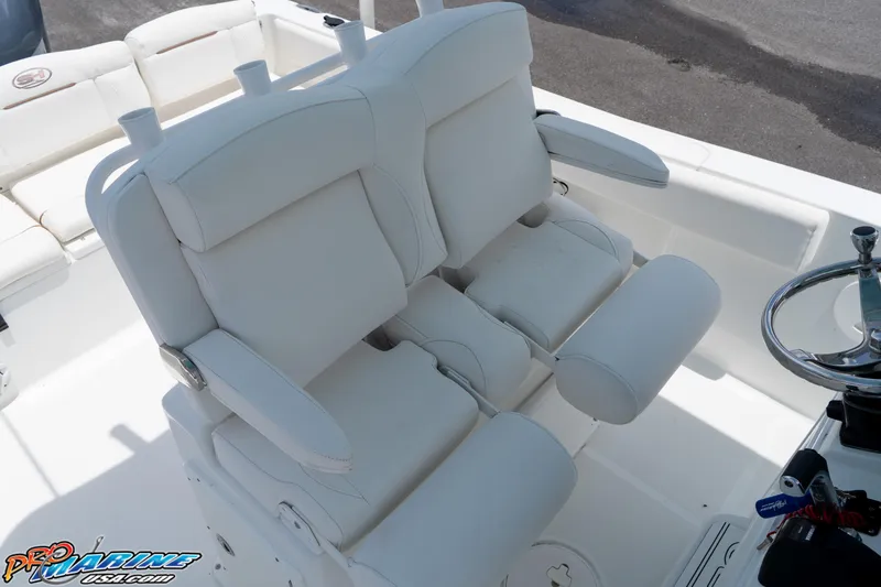 Slide: The Image of Sea Hunt Ultra 235 SE 2018 - 16