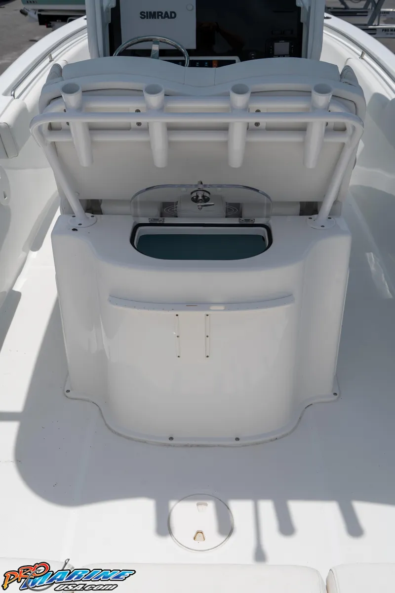 Slide: The Image of Sea Hunt Ultra 235 SE 2018 - 19