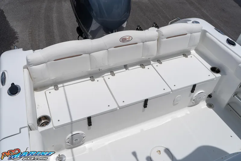 Slide: The Image of Sea Hunt Ultra 235 SE 2018 - 20