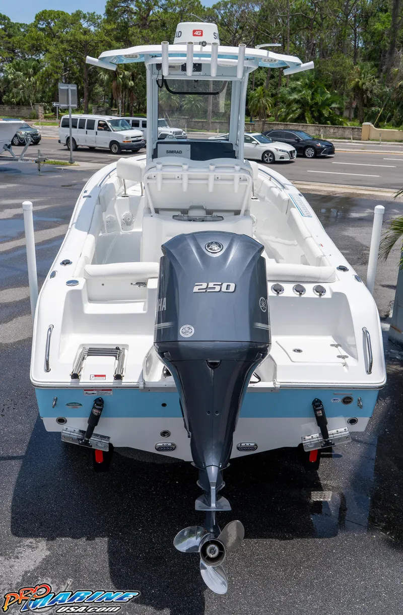 Slide: The Image of Sea Hunt Ultra 235 SE 2018 - 3