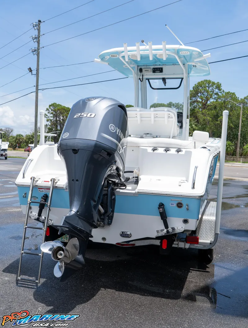 Slide: The Image of Sea Hunt Ultra 235 SE 2018 - 5