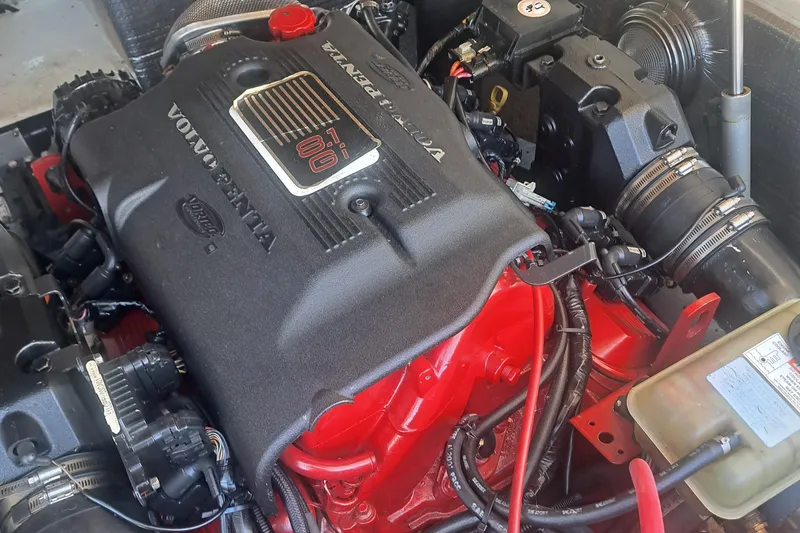 Slide: The Image of Volvo Penta engine in a 2003 Carolina Classic 28 Express Sportfisherman boat. - 23