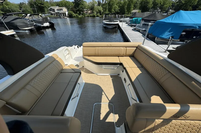 Slide: The Image of Sea Ray SDX 270 2018 - 12