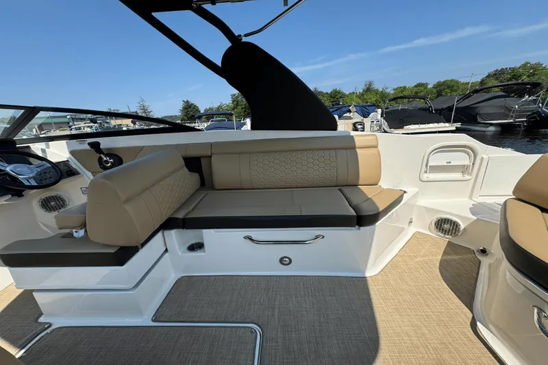 Slide: The Image of Sea Ray SDX 270 2018 - 15